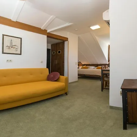 Hotel Diana