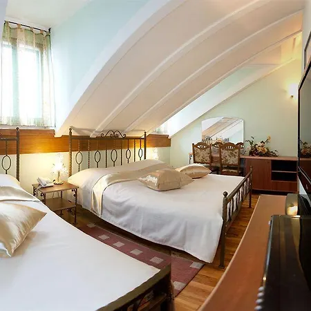 Diana Otel Split