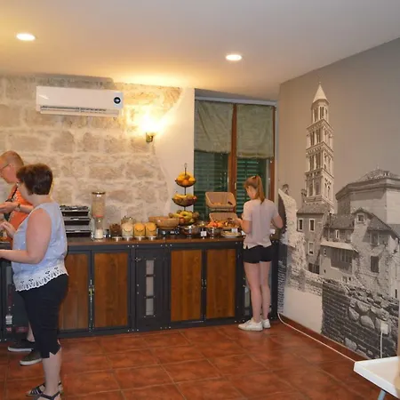 Diana Otel